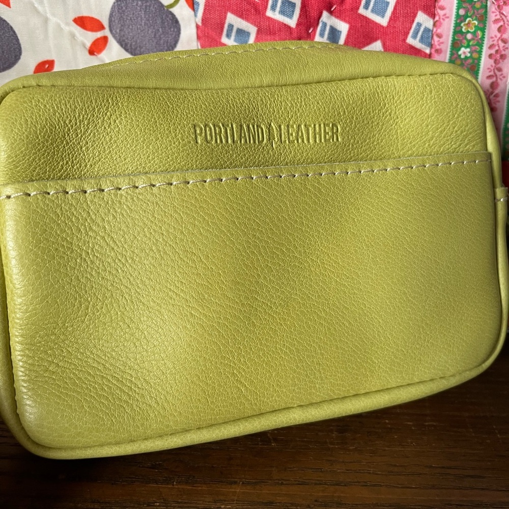 Portland Leather Sugar Snap Small Camera Bag